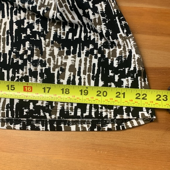 Ann Taylor Office Dress w Stretch, Wrinkle Free, Neutral Colours, Soft Knit - Picture 11 of 12